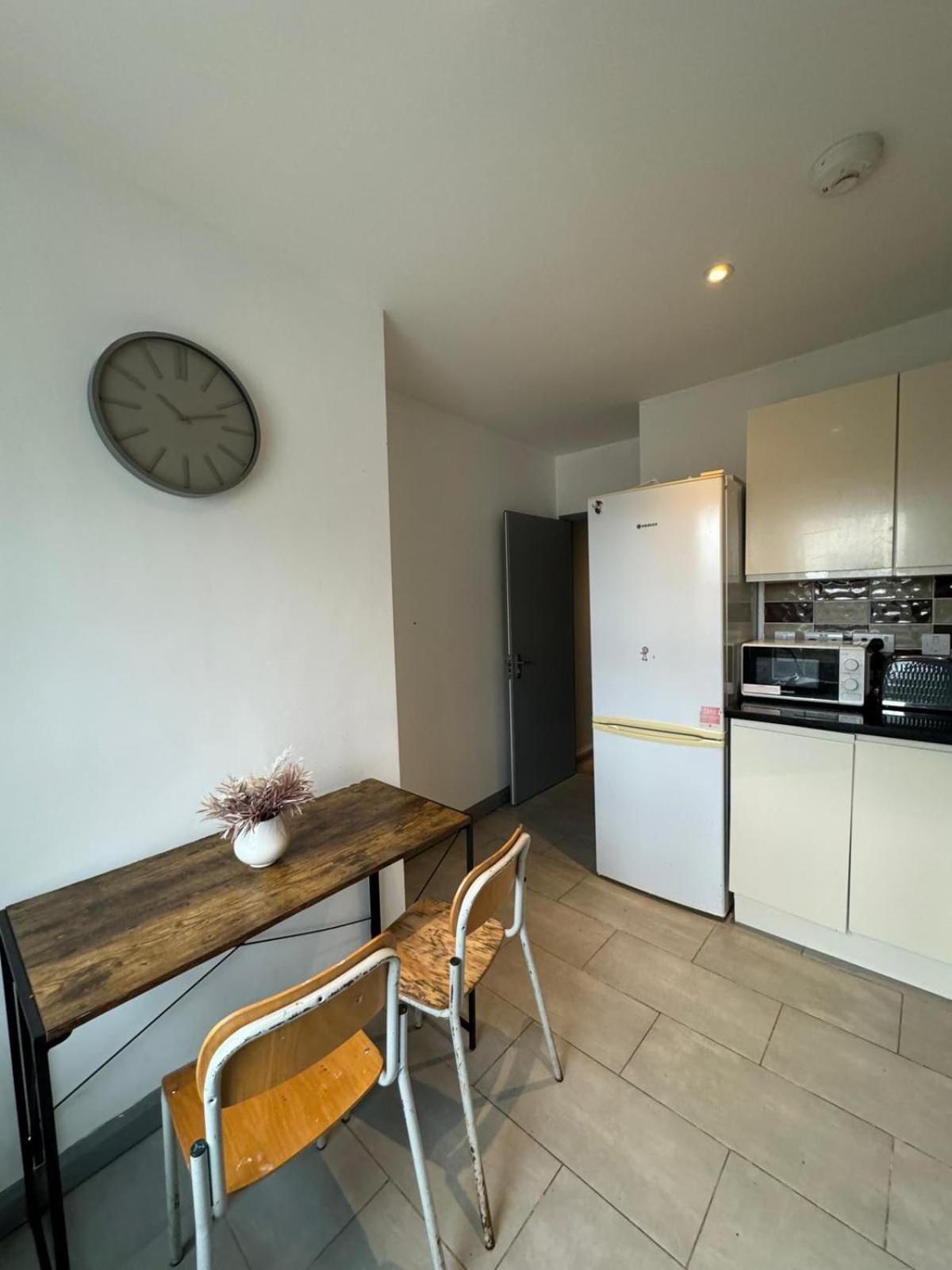 2 Bedroom Flat In Euston 2 Mins Away From Station, No Lift Londýn Exteriér fotografie